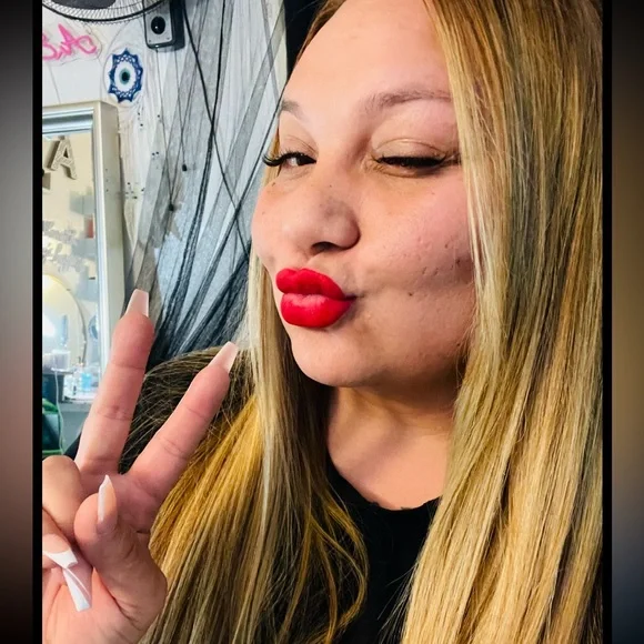 @Sierrascloset11 on Instagram - Picture 5 of 6